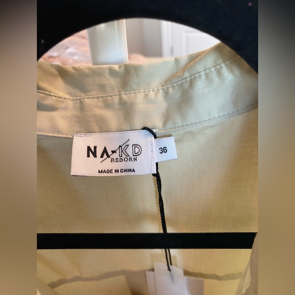 Beautiful long sleeve button up blouse. Beige/sage colour - Picture 2 of 4